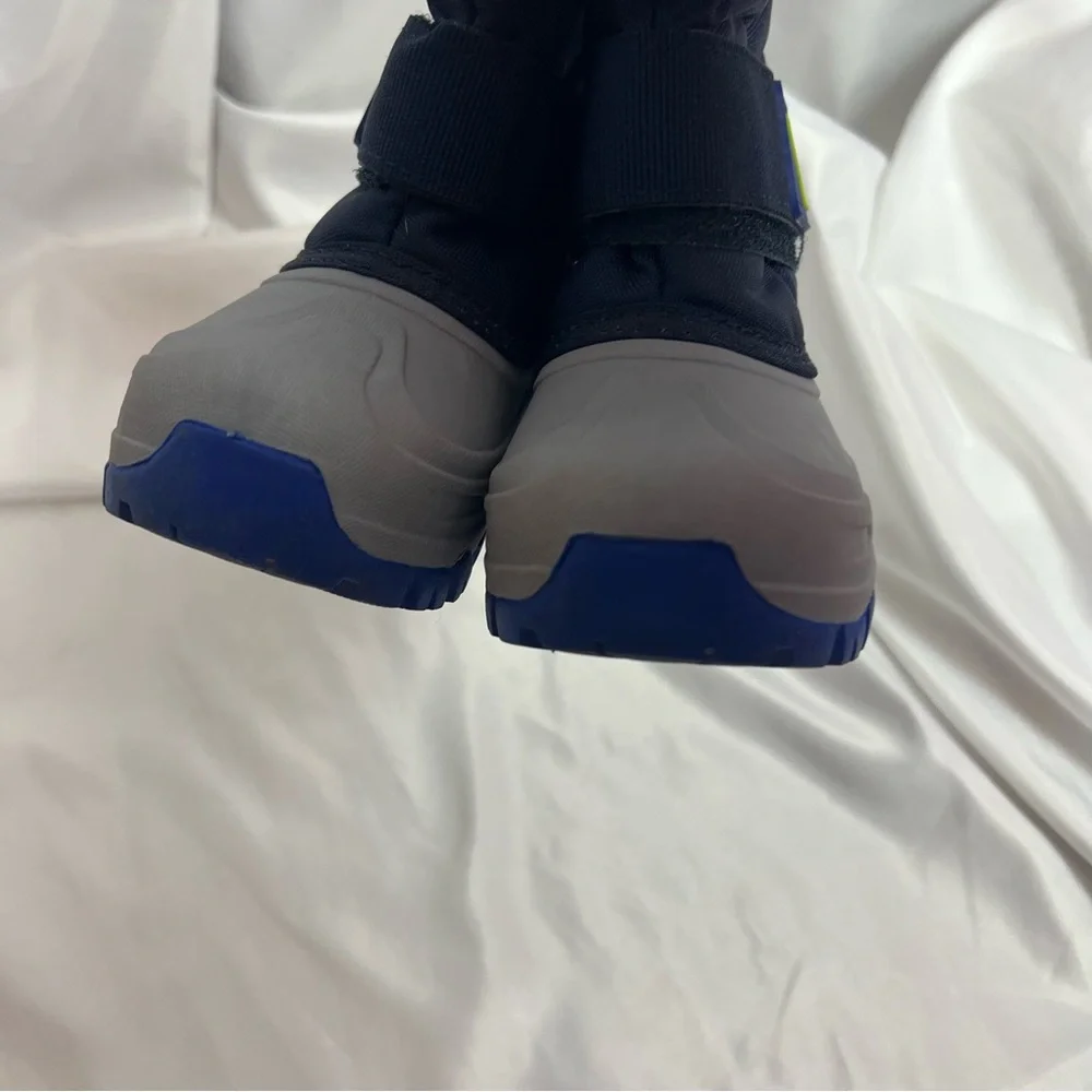 Cat & Jack Blue and Gray Thermolite Snow Boots, size 7
